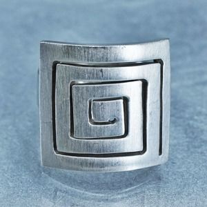 Size 6.5, vintage Mexican Sterling 925 silver ring, modern sprial square band